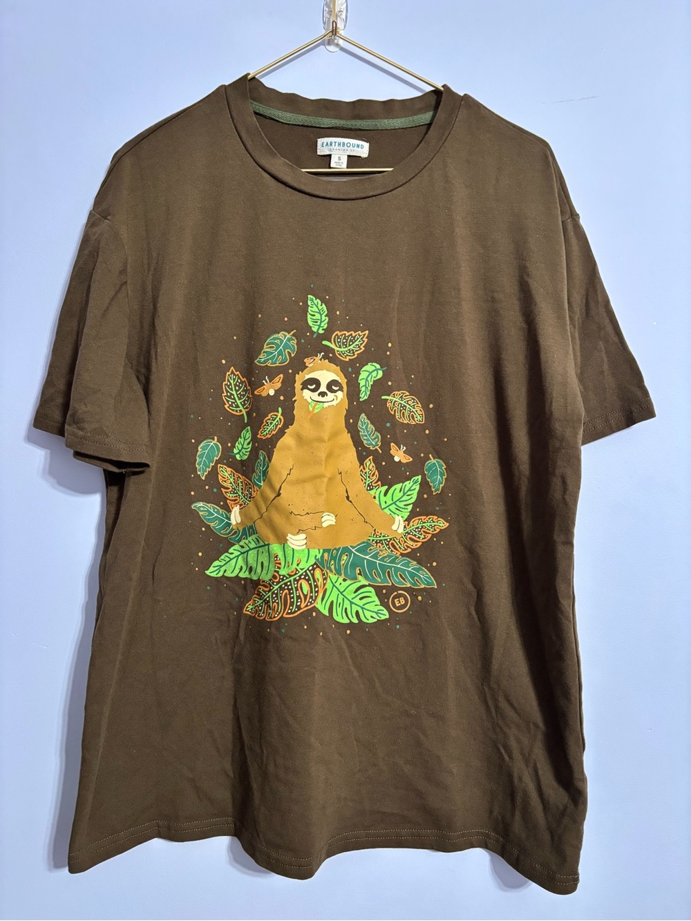 Earthbound size S Brown Sloth Graphic Tee with Green Leaf Print